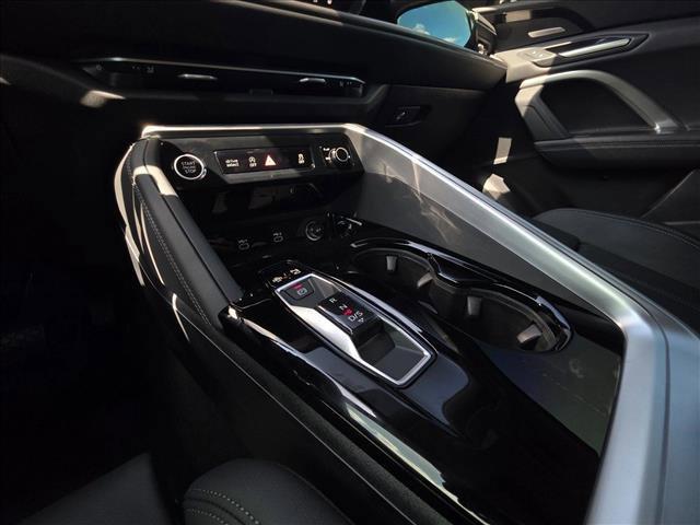 Photo of 2025 Glacier White Metallic Audi Q5