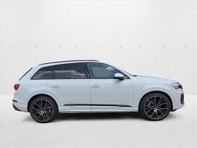 Photo of 2025 Glacier White Metallic Audi Q7