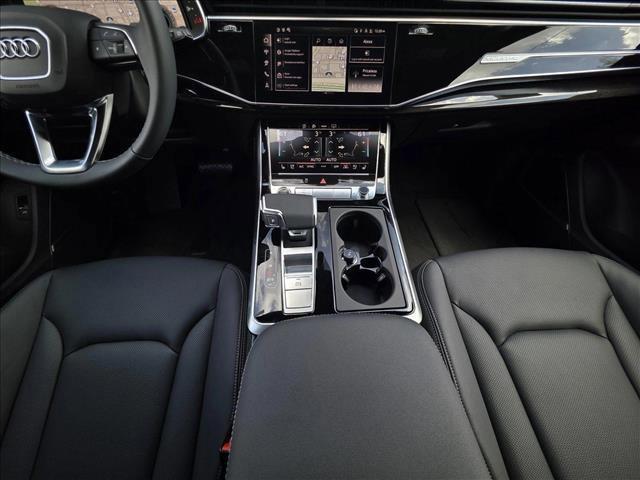 Photo of 2025 Glacier White Metallic Audi Q7