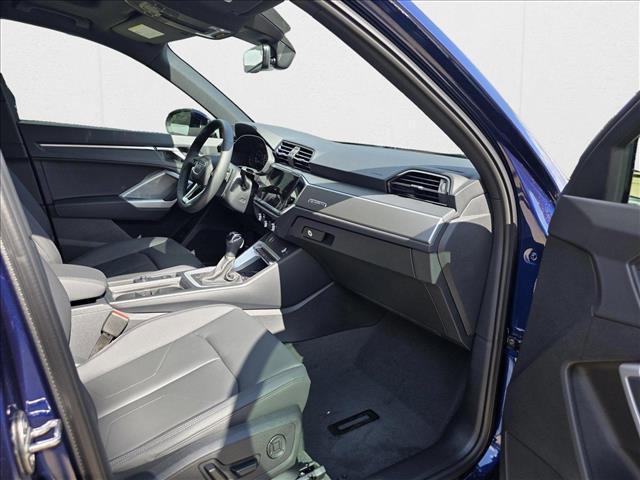 Photo of 2025 Navarra Blue Metallic Audi Q3