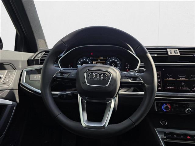 Photo of 2025 Navarra Blue Metallic Audi Q3