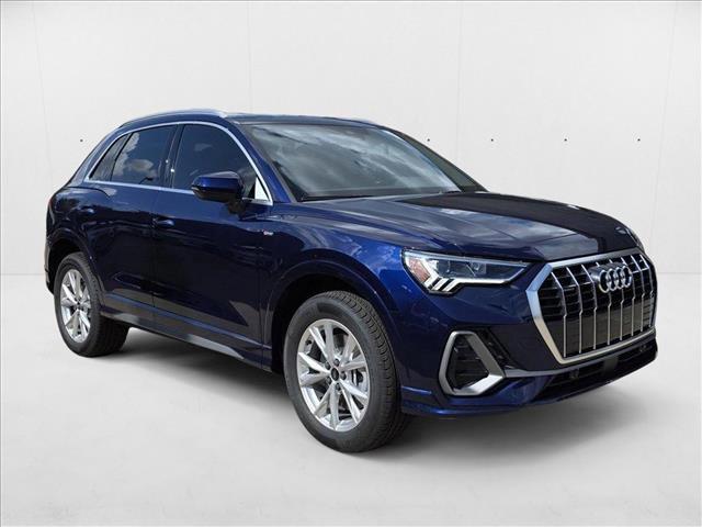 Photo of 2025 Navarra Blue Metallic Audi Q3