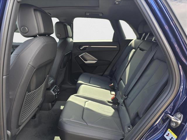 Photo of 2025 Navarra Blue Metallic Audi Q3