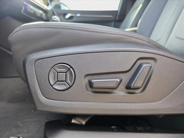 Photo of 2025 Navarra Blue Metallic Audi Q3