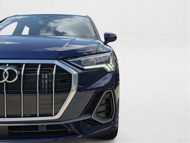 Photo of 2025 Navarra Blue Metallic Audi Q3