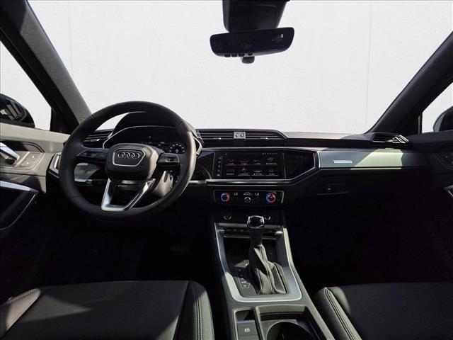 Photo of 2025 Navarra Blue Metallic Audi Q3