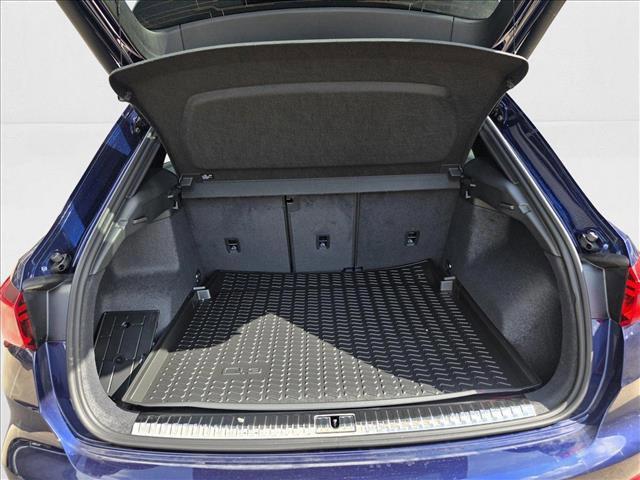 Photo of 2025 Navarra Blue Metallic Audi Q3