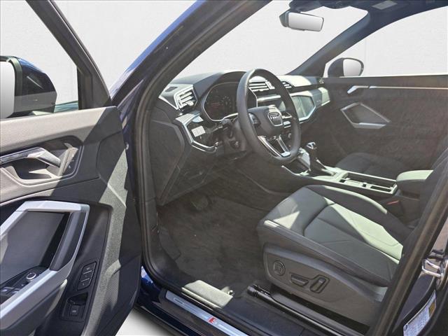 Photo of 2025 Navarra Blue Metallic Audi Q3