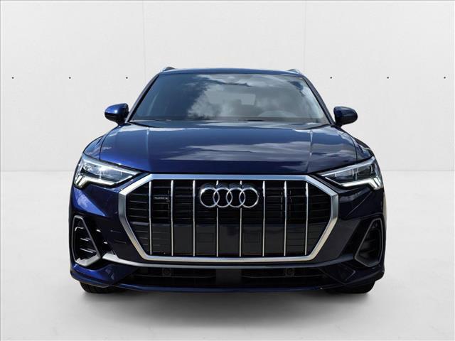 Photo of 2025 Navarra Blue Metallic Audi Q3