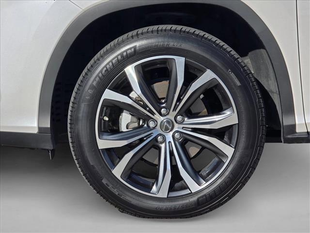 Photo of 2022 Eminent White Pearl Lexus RX 350L