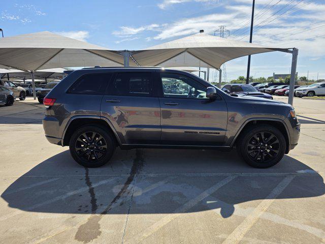 Photo of 2019 Granite Crystal Metallic Clearcoat Jeep Grand Cherokee