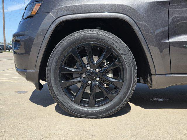 Photo of 2019 Granite Crystal Metallic Clearcoat Jeep Grand Cherokee