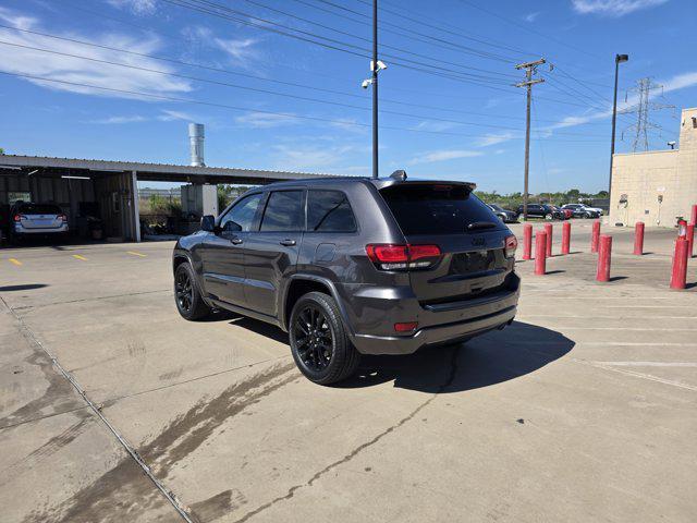 Photo of 2019 Granite Crystal Metallic Clearcoat Jeep Grand Cherokee
