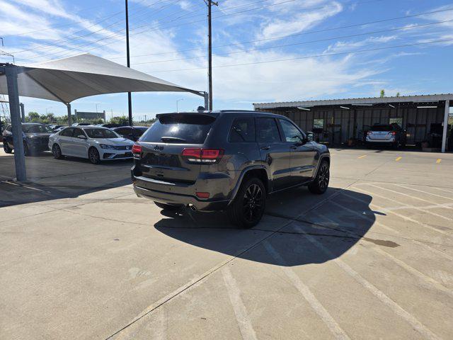 Photo of 2019 Granite Crystal Metallic Clearcoat Jeep Grand Cherokee