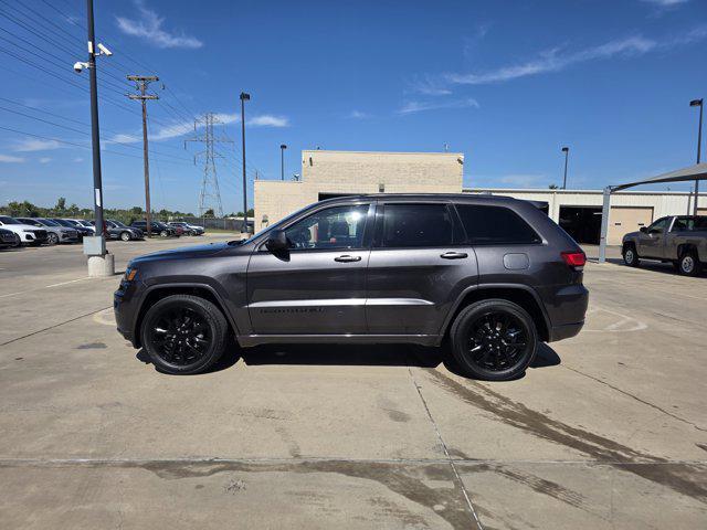 Photo of 2019 Granite Crystal Metallic Clearcoat Jeep Grand Cherokee