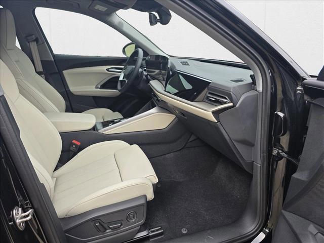 Photo of 2025 Mythos Black Metallic Audi Q5