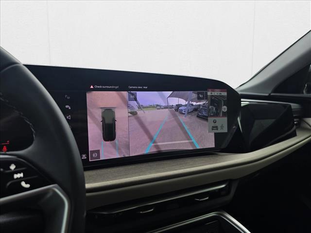 Photo of 2025 Mythos Black Metallic Audi Q5