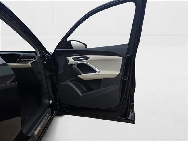 Photo of 2025 Mythos Black Metallic Audi Q5