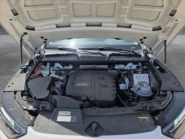 Photo of 2025 Glacier White Metallic Audi Q5