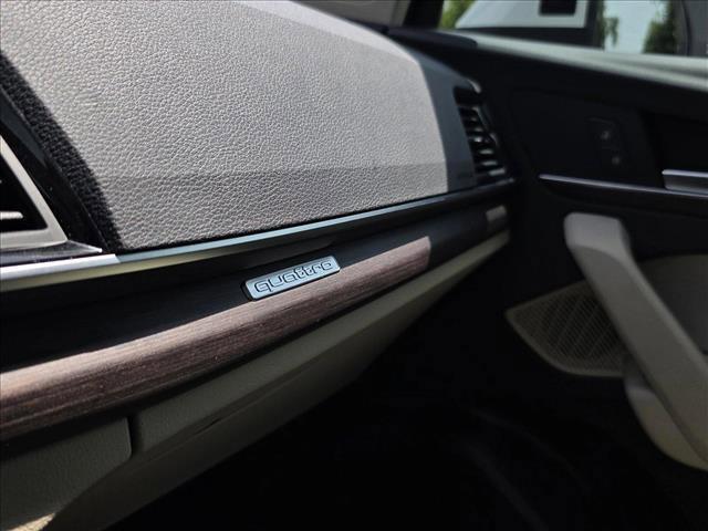 Photo of 2025 Glacier White Metallic Audi Q5
