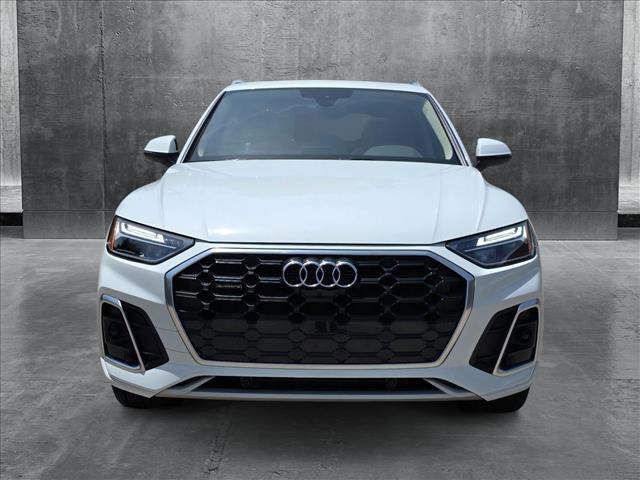 Photo of 2025 Glacier White Metallic Audi Q5