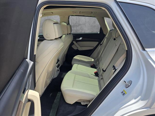 Photo of 2025 Glacier White Metallic Audi Q5
