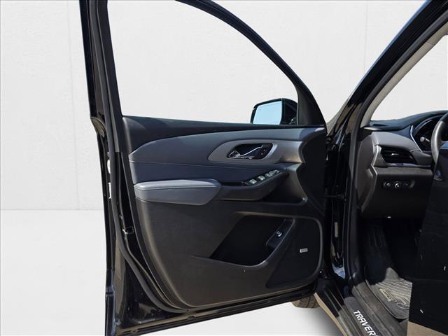 Photo of 2018 Mosaic Black Metallic Chevrolet Traverse