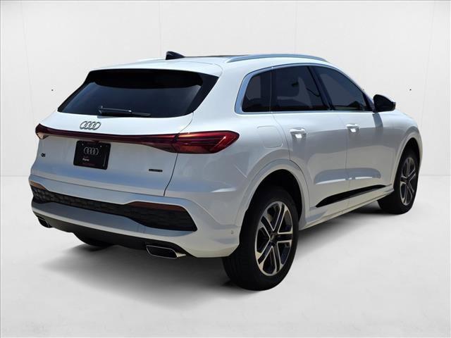 Photo of 2025 Arkona White Audi Q5