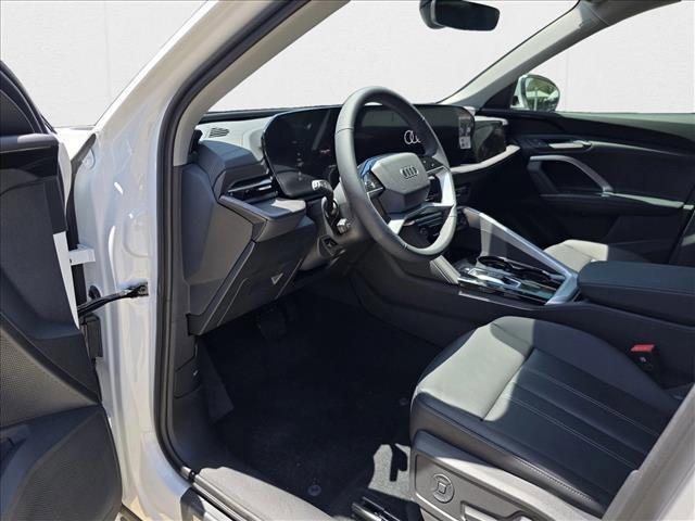 Photo of 2025 Arkona White Audi Q5