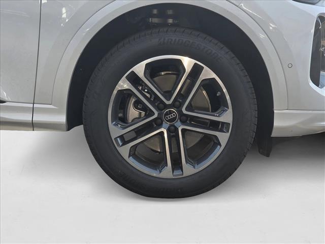 Photo of 2025 Glacier White Metallic Audi Q5