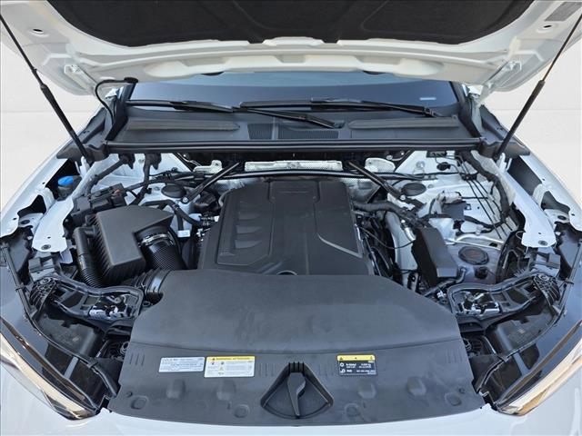 Photo of 2025 Glacier White Metallic Audi Q5