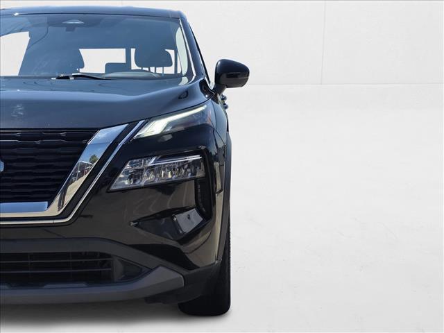 Photo of 2021 Super Black Nissan Rogue