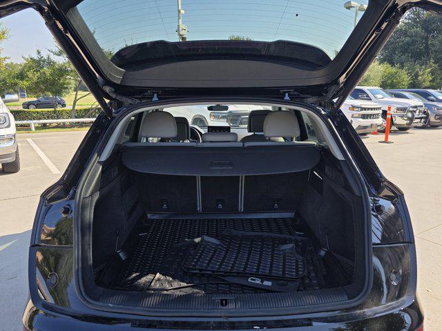 Photo of 2023 Mythos Black Metallic Audi Q5