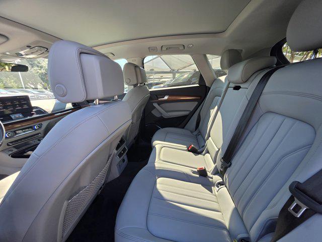 Photo of 2023 Mythos Black Metallic Audi Q5