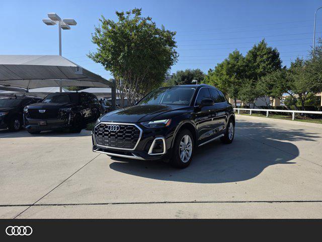 Photo of 2023 Mythos Black Metallic Audi Q5
