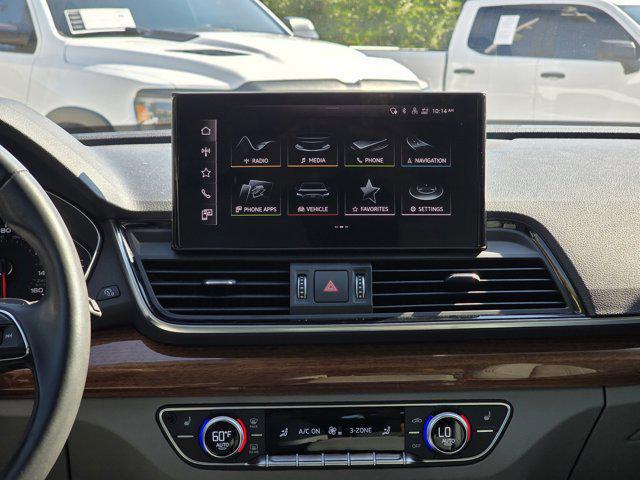 Photo of 2023 Mythos Black Metallic Audi Q5