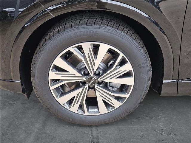 Photo of 2025 Mythos Black Metallic Audi Q4 e-tron