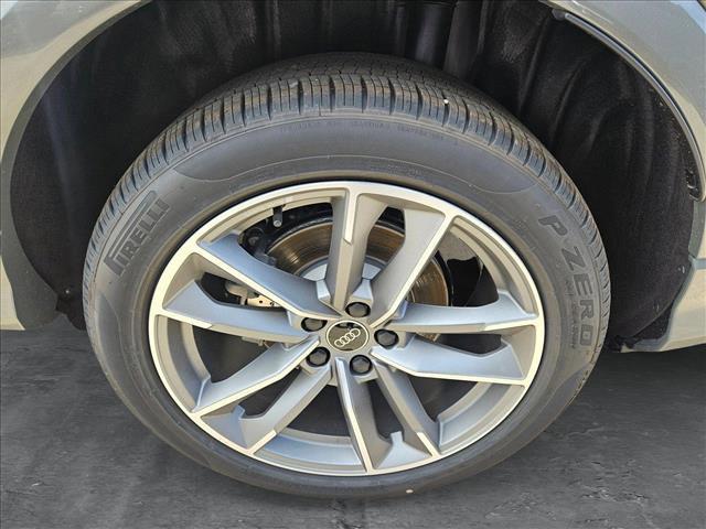 Photo of 2025 Chronos Gray Metallic Audi Q3