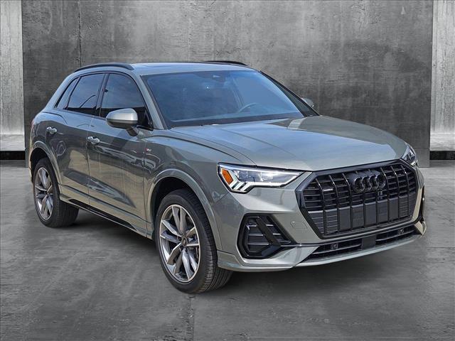 Photo of 2025 Chronos Gray Metallic Audi Q3
