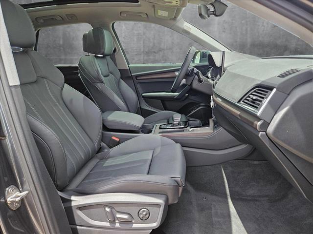 Photo of 2025 Daytona Gray Pearl Effect Audi Q5