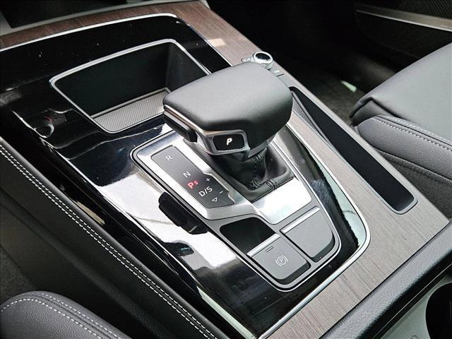 Photo of 2025 Daytona Gray Pearl Effect Audi Q5