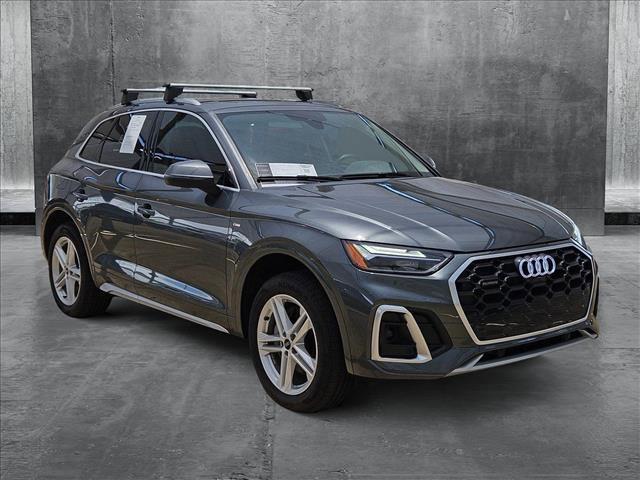 Photo of 2025 Daytona Gray Pearl Effect Audi Q5