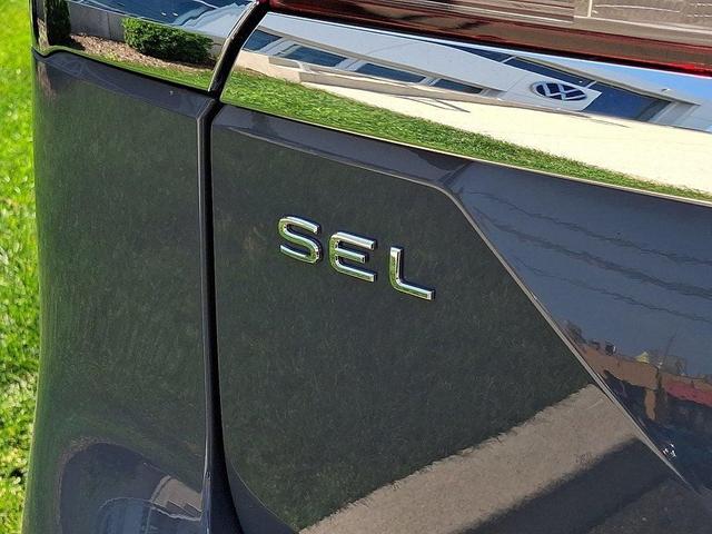 Photo of 2025 Pure Gray Volkswagen Atlas