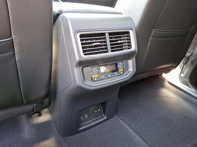 Photo of 2025 Pure Gray Volkswagen Atlas