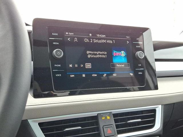 Photo of 2025 Platinum Gray Metallic Volkswagen Taos