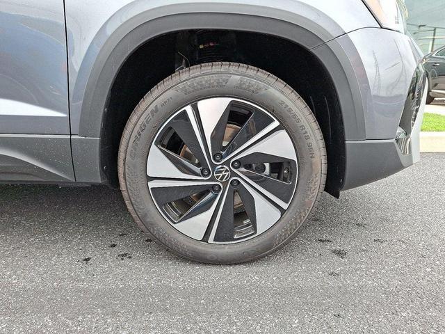 Photo of 2025 Platinum Gray Metallic Volkswagen Taos