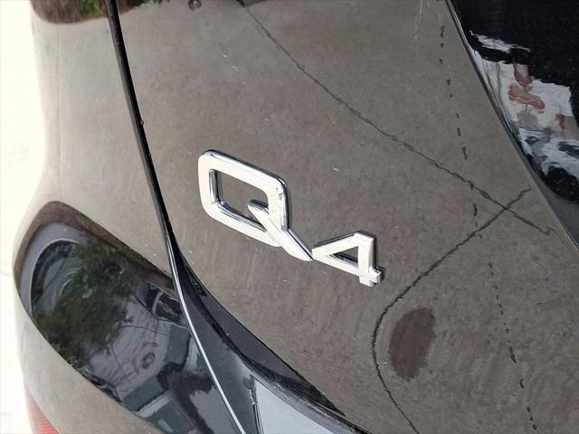 Photo of 2025 Mythos Black Metallic Audi Q4 e-tron Sportback