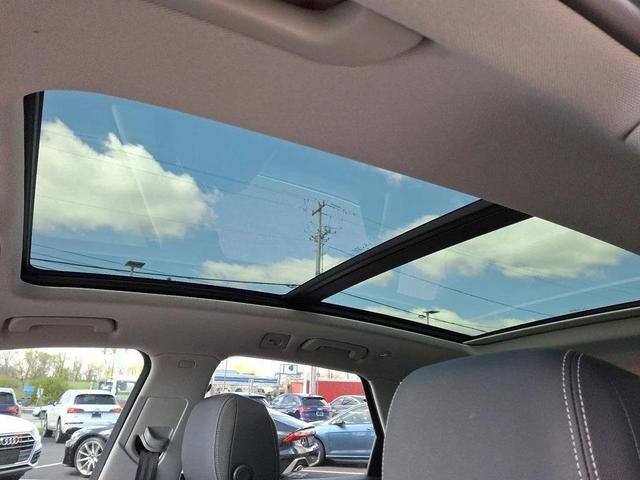 Photo of 2022 Mythos Black Metallic Audi Q5