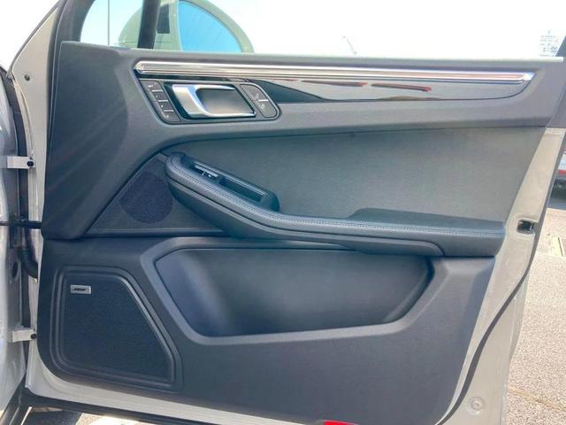 Photo of 2025 Chalk Porsche Macan