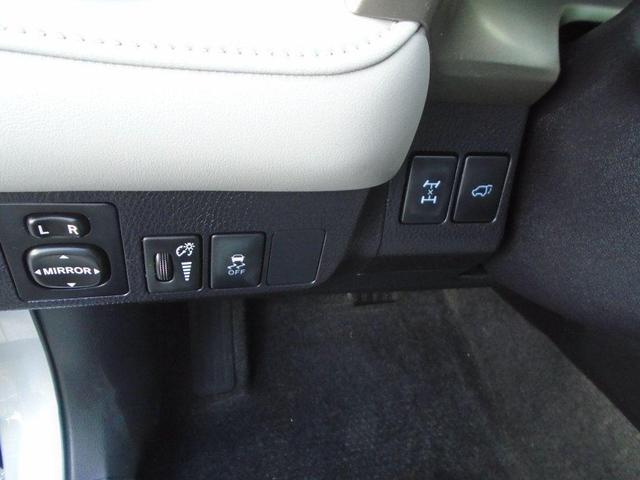 Photo of 2015 Classic Silver Metallic Toyota RAV4